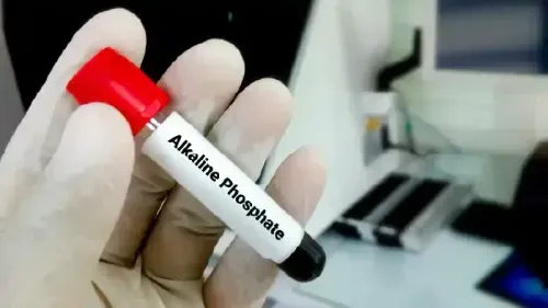 अल्कलाइन फॉस्फेटेजची कोणती पातळी धोकादायक मानली जाते?